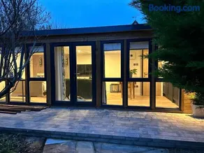 Apple-tree lodge - Image 1