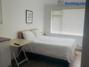 Studio - Sleeps 2 - Wifi - Parking - Image 5