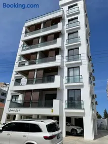 Modern Balcony Flat in Dereboyu - Walk Everywhere - Image 2