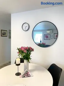 Charming Modern Apartment Close to Moa & Ålesund - Image 1
