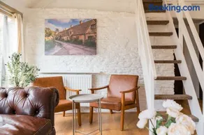 Charming Stone Cottage - Cotswolds Farm Stay - The Bullpen - Image 3