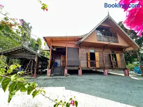 Indah Desa Homestay - Image 1