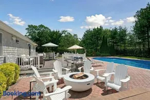 Hamptons 4BR Oasis with Heated Pool, Hot Tub and Beach - Image 5