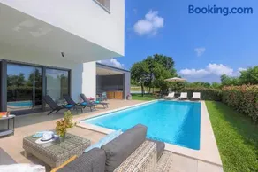 Luxury Villa Hedone with heated pool, welness and playground - Image 3