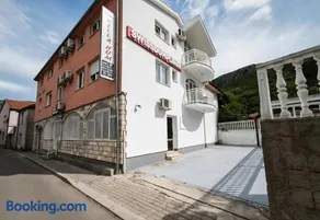Villa Hum - Image 2