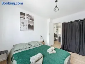Spacieux appartement à 15 minutes de la gare - Image 3