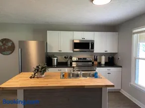 Lawrence Oaks Residence - Image 2