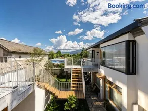 Blissful Lakeside Exclusive Retreat Dali - Image 2