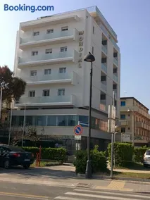 Hotel Mondial - Image 1