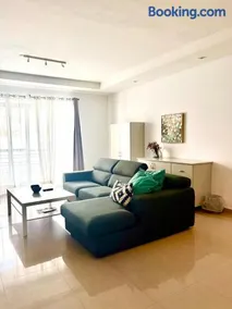 Large & Modern St Julians Apartment - Image 1