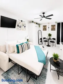 The Arlington Hideaway - Image 2