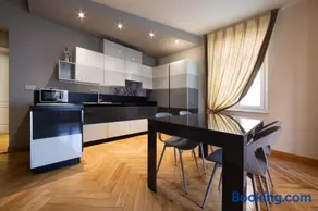 Casa Lagrange - elegant apt in the hurt of centre with parking by Home a porter - Image 3