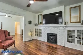 Extended Stays Welcome! Home Near Avondale Dining - Image 2
