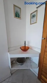 Quarto Plutão - banheiro privativo e ar condicionado - Image 4