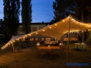Le FIRST 4 Suites de Charme à Domme - Image 1