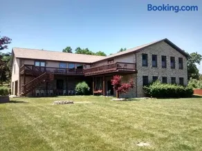 Lake Diane Retreat - Image 1