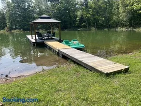 Lakeside Cabin Sleep 6 Lakefront Dock Grill Games - Image 2