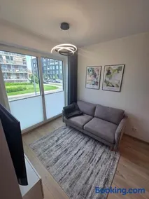 Brooklyn Style Apartment with Private Entrance - Image 2