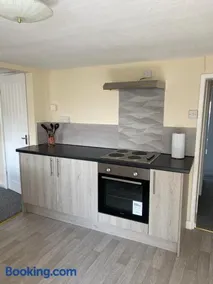 Fox and Hounds Apartment - Image 3