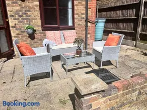 The Pondmore-Spacious Detached house in Ashford with free parking close to M20 - Image 4