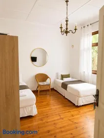 12 On Braemar Guesthouse - Image 3