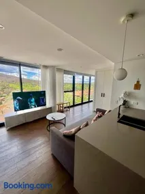2BR-2BR-2Cars -CBD-Pool-sleeps 6 - Image 3