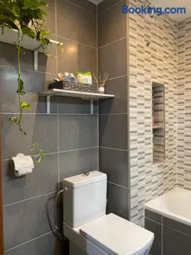 habitación o dormitorio acogedor, buena conexion - Image 3