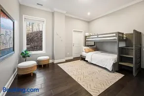 Luxury Smoky Mountain Cabin, River View, Game Room, Firepit - Image 3