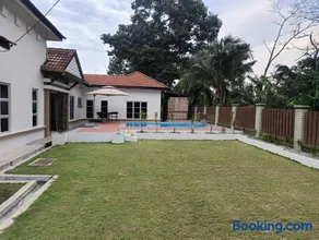 TTJ Pool Homestay - Image 1