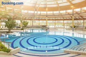 Rex Rugia Ferienwohnung 28-6 mit gratis Sauna- und Schwimmbadnutzung im AHOI Sellin - Image 3