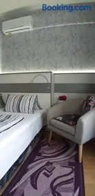 Lila Ház - Image 2