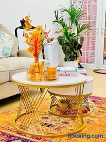 Hayaat Cottage, Cosy New Studio, great London link - Image 2