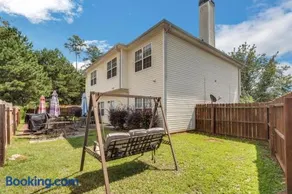 6BR Home • Spacious Yard + Grill • Peaceful Suburb - Image 1