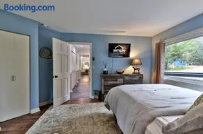 Renovated 4BR House - Hot Tub, Game Room & Fire Pit - 11 Mins to Killington Lifts & Dining - Image 2