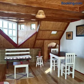 Habitación doble con baño y vista a la montaña - Image 2