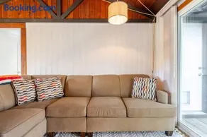 Secluded Lake Cottage with Hot Tub - Image 3
