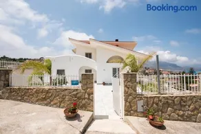Villa Trinacria Apartments - Image 1