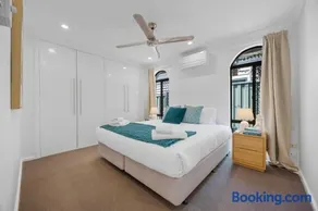 Spacious Family Getaway in West Leederville - Image 1