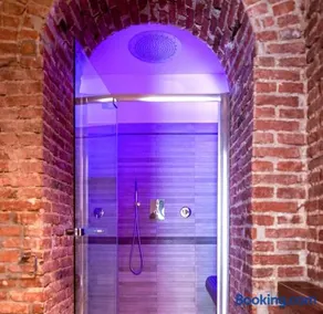 Luxury Apartment in Milan Center - Image 1