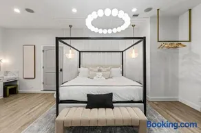 The LUX at West Event & Stay, Pool, Golf & Pickle - Image 2