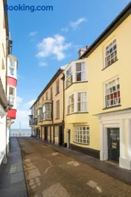 4 Bed in Cromer oc-2117 - Image 2
