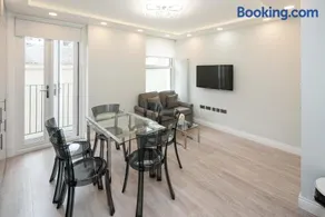 Roof Haven at Kensington Mews - Image 2