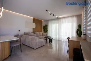 Petrino Compex III, Pefkohori by Halkidiki Villas - Image 2