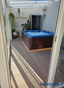 House in nature with a spa and large garden - Image 3