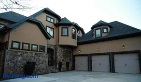 Private Luxury Estate on Lake Wylie - Image 1
