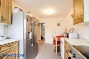 6 Greville Court - Image 5