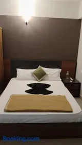 88 3 bhk Near lulumall - Image 2