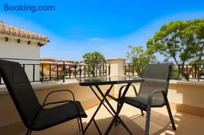 Villa With South Facing Terrace and Private Pool - Image 4