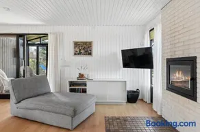 Holiday Home For 2 Families By The Water - Image 5
