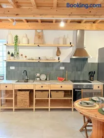 Athina's Cozy Guest House - Image 2